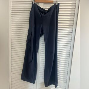 ALO Yoga Dark Blue cargo pants